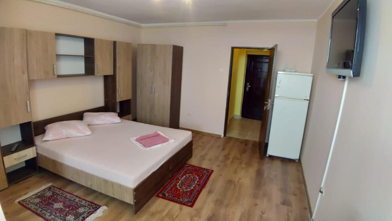 Flora Apartament Apartamento Satu Mare Exterior foto